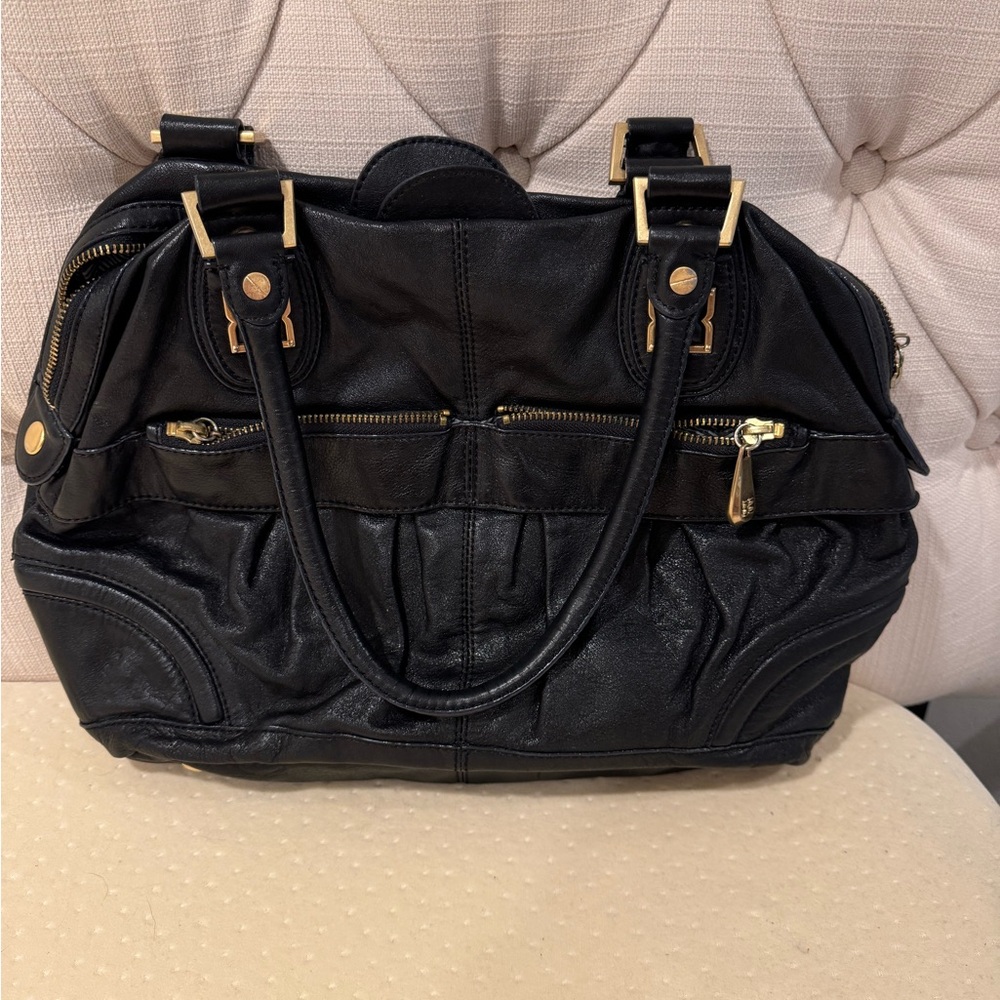 BCBG LEATHER BLACK TOTE PURSE
